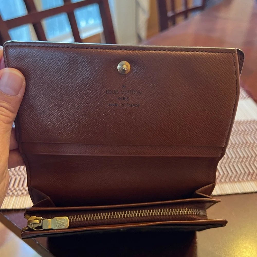 Louis Vuitton wallet - Picture 7 of 7